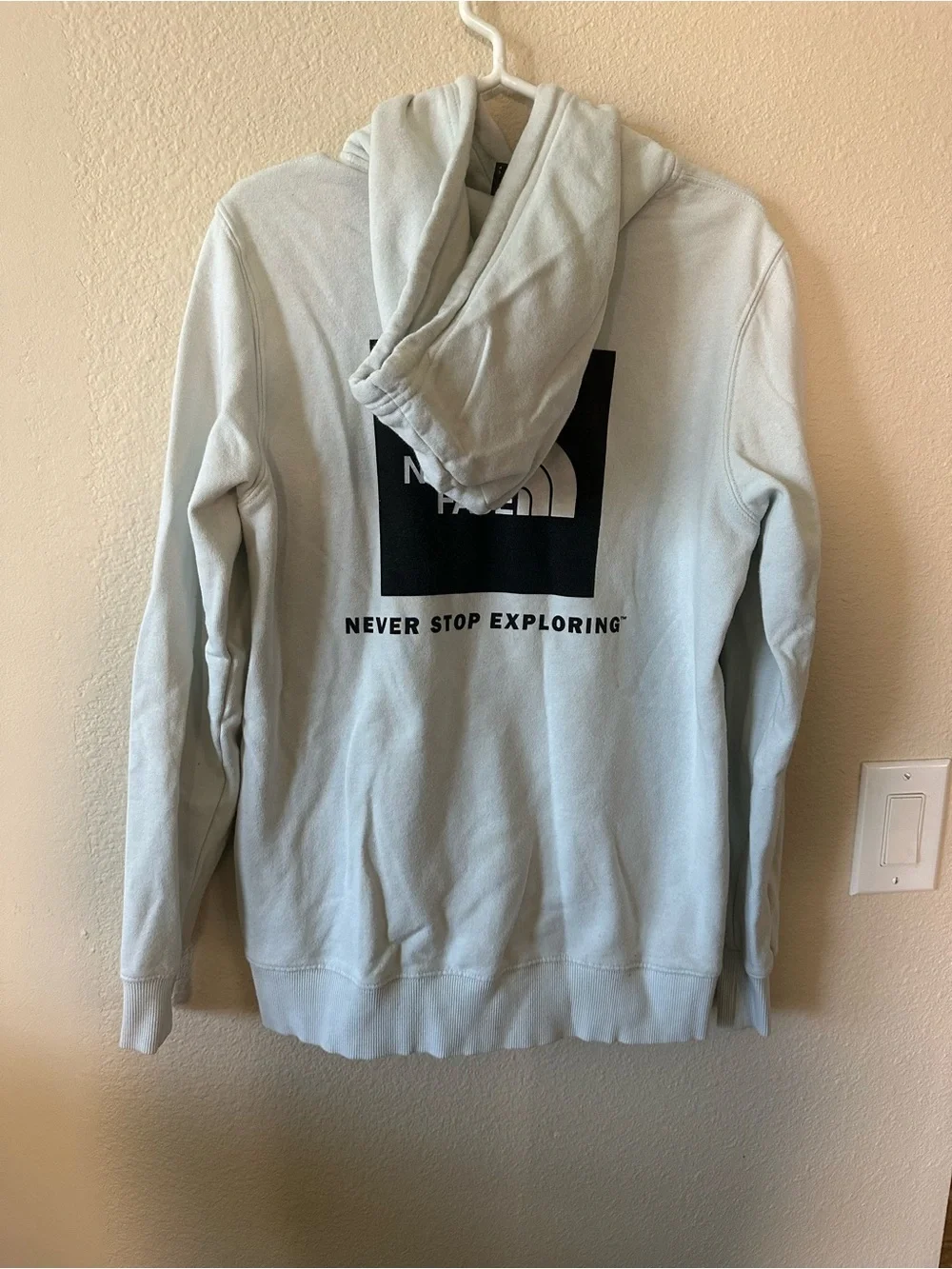 The North Face Light Blue Pullover Hoodie size S/ pre owned 1190